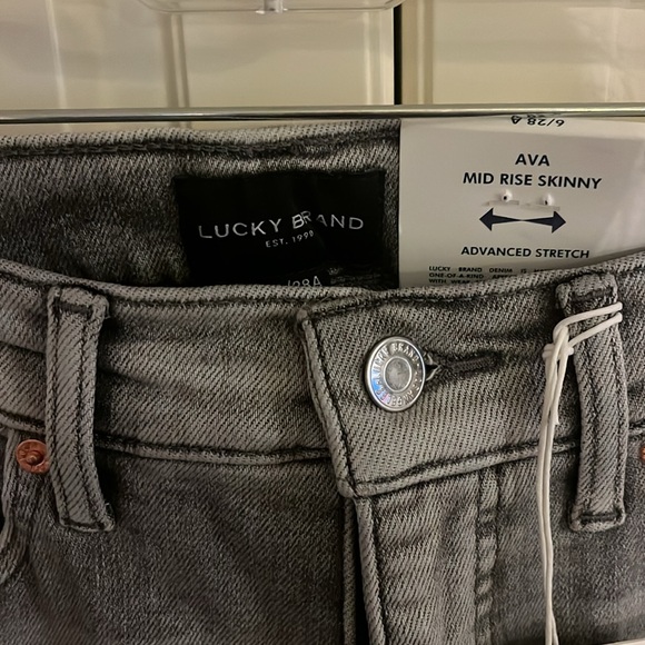 Lucky Brand gray skinnies - Picture 3 of 5